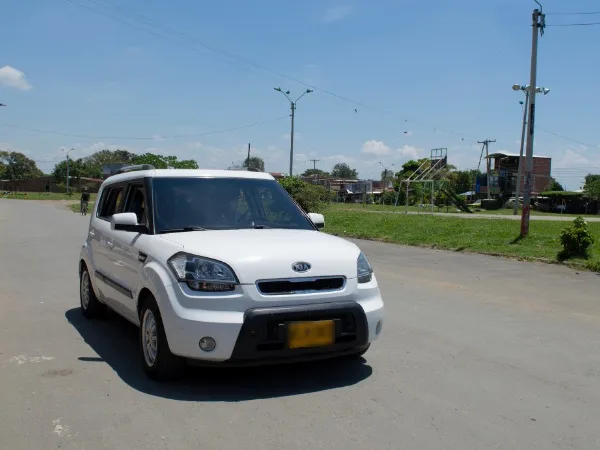 Por las calles de Cali ya rueda un vehículo eléctrico hecho en el SENA
