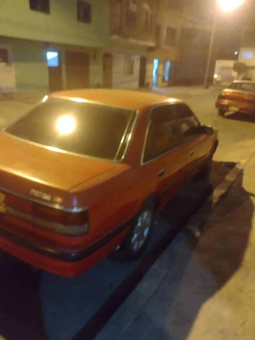 Así fue cómo desvalijaron el carro rojo abandonado en la 15, en Cali