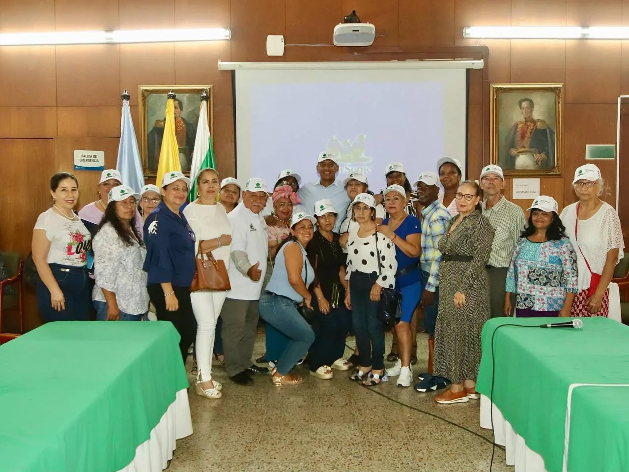 Nunca es tarde para estudiar : Palmiranos de hasta 65 años podrán culminar su bachillerato con el programa ‘Emprender 2025’