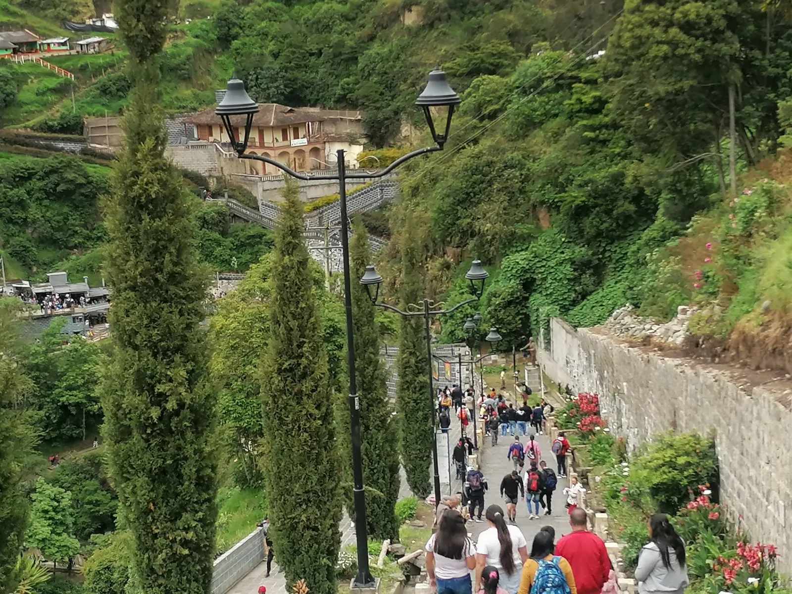 El hermoso Santuario Las Lajas: miles de peregrinos llegan a visitarlo esta Semana Santa