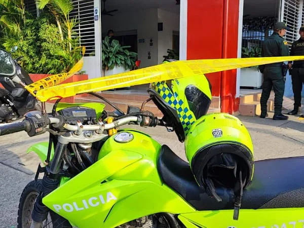 'moto ladrón' que se metió a un negocio en el tranquilo barrio Los Andes en Cali, terminó capturado