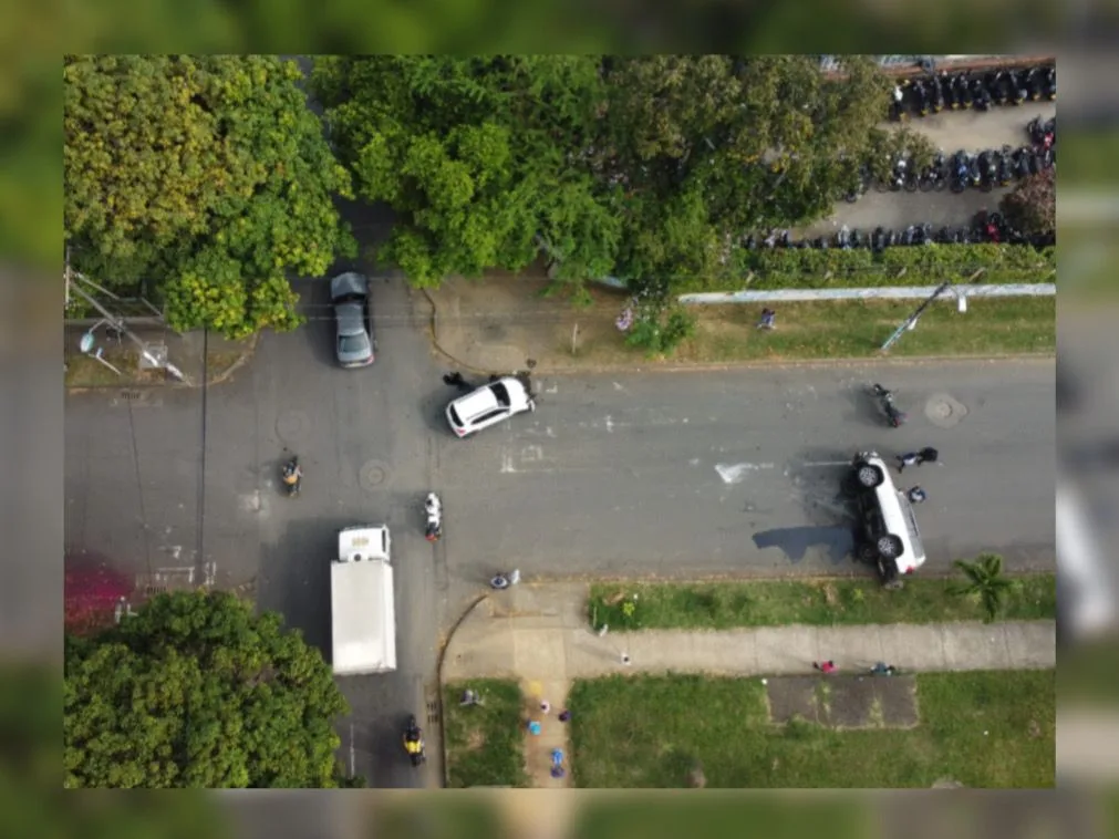 en Cali accidentes carros volcados