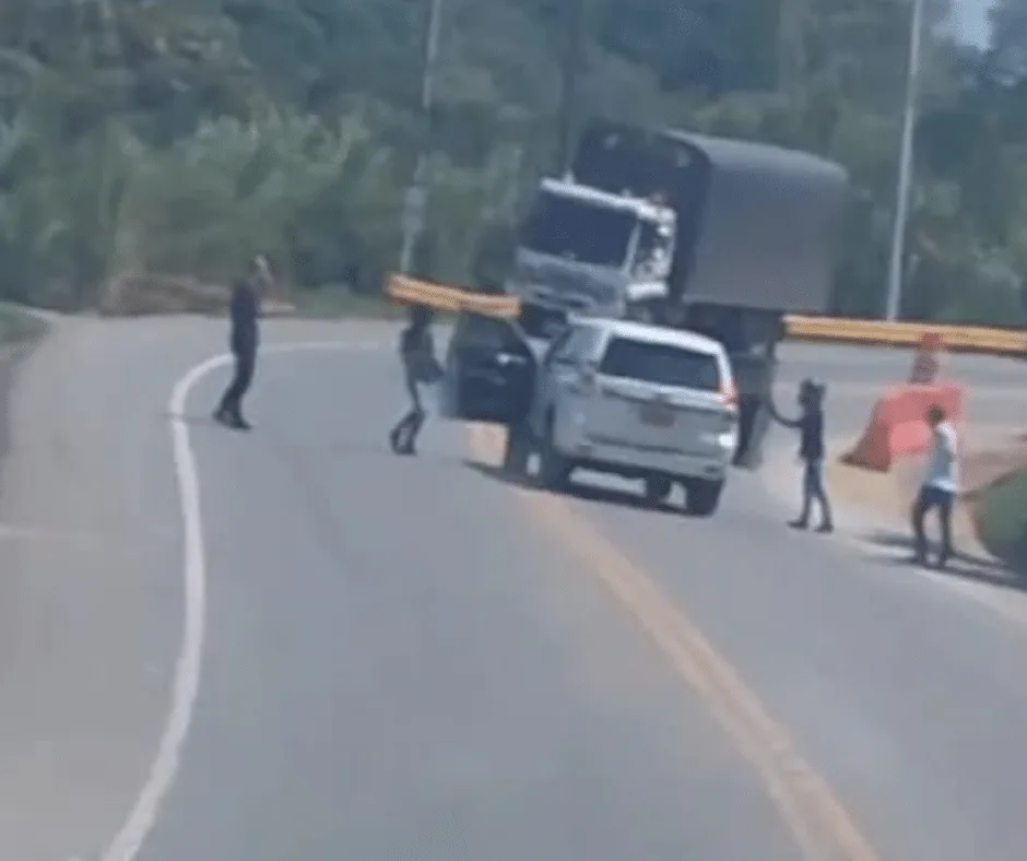 "Se le robaron la camioneta al hombre": lo que se sabe del hurto de vehículo de alta gama en la vía Popayán-Cali