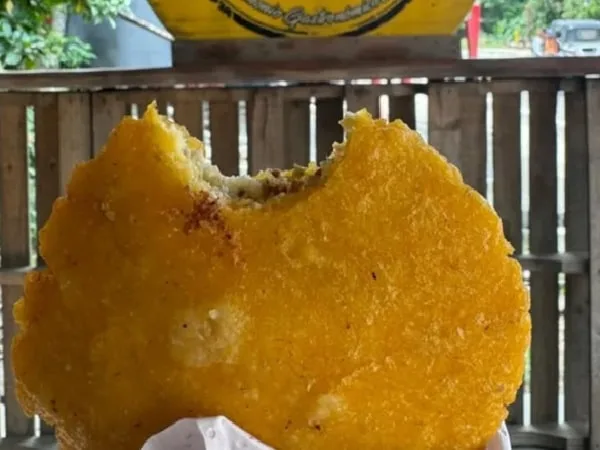 Arepa e' huevo.