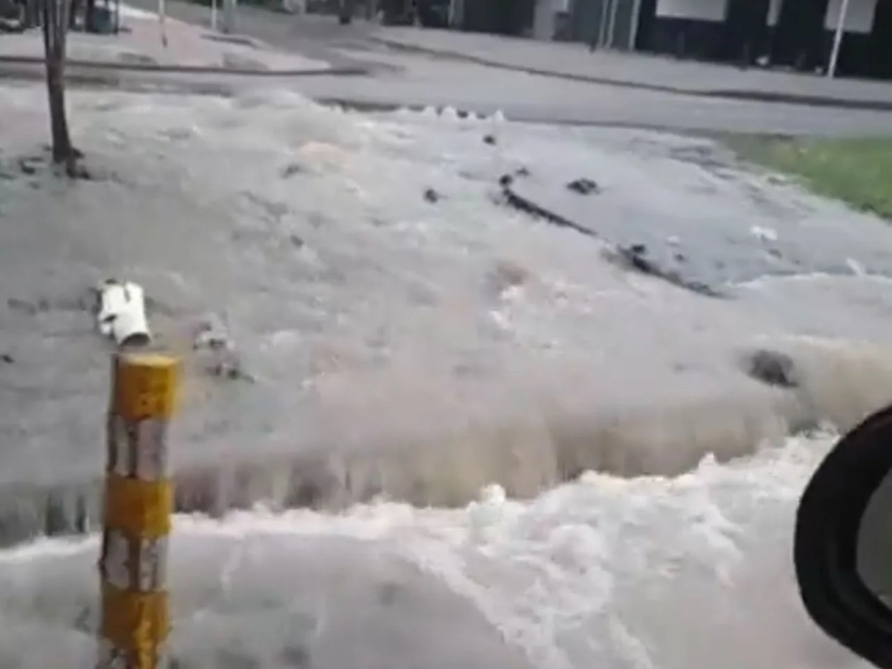 agua desperdiciándose
