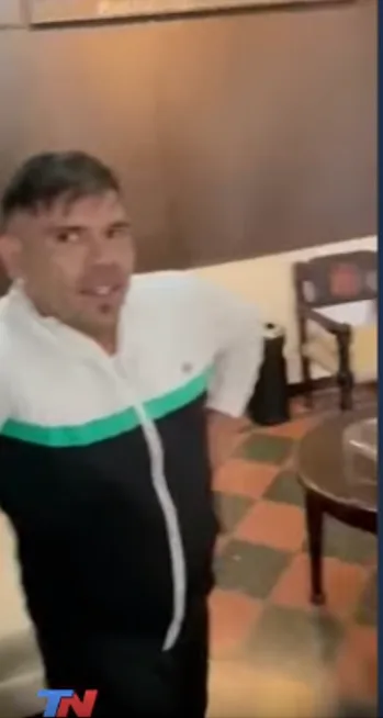 un policía