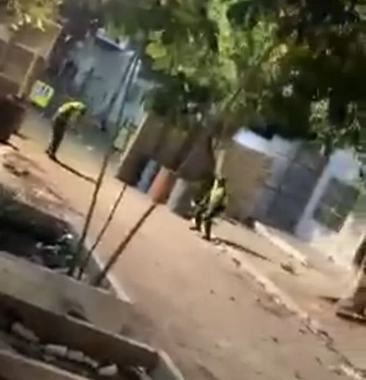 botellazos policías La Victoria Barranquilla