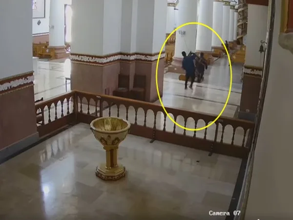 El templo al cual los ladrones se la ‘montaron’ y hasta las mesas se roban, en Nariño