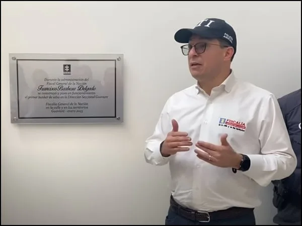«Logros imaginarios»: Barbosa mandó a instalar placas para resaltar sus ‘gestiones’ en varias fiscalías