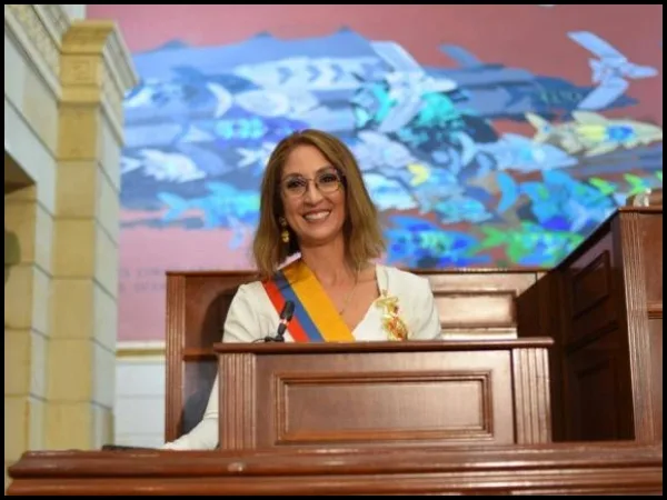 Otro escándalo por plagio en tesis de un congresista colombiano, a Jennifer Arias le piden que renuncie