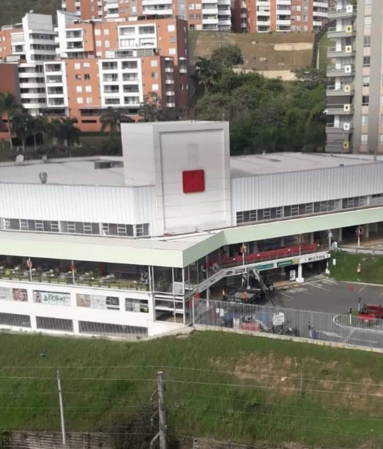 marca empresarial La 14