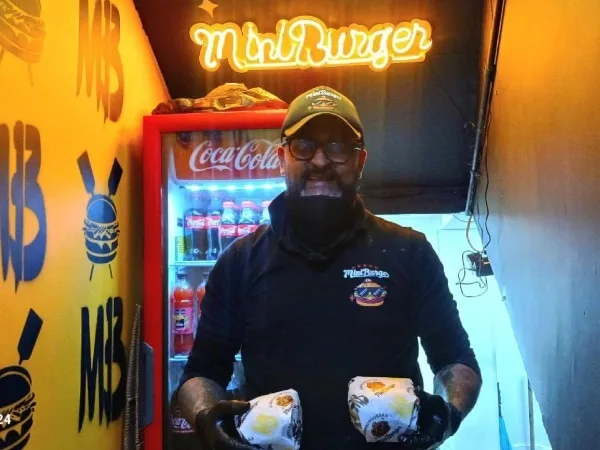 "Aquí come un familia completa": Hamburguesas a 5 mil en el centro de Pasto