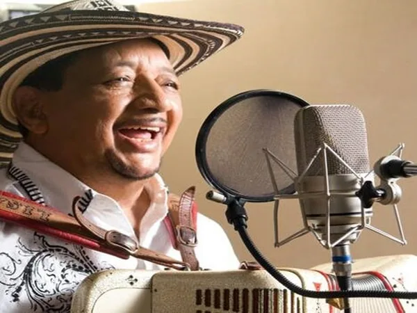 Lisandro Mesa; el artista colombiano que no solo toca acordeón, su música es reconocida