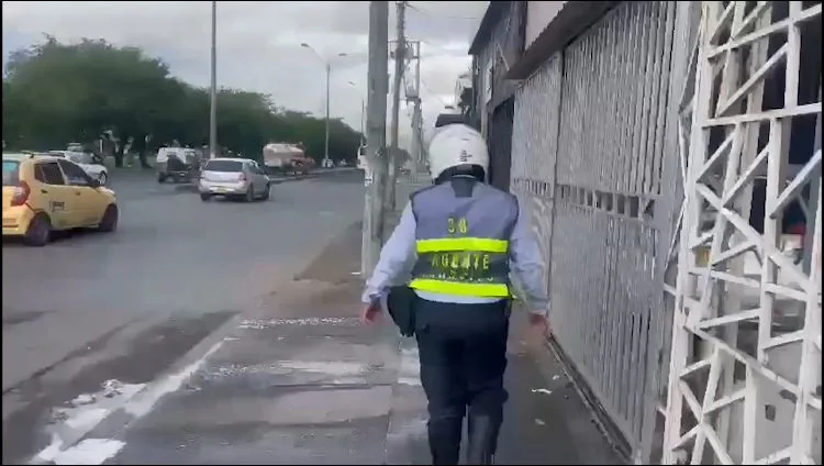Pedía papeles, dinero y usaba emblemas de la Alcaldía; lo capturaron porque era un 'falso agente' en Cali