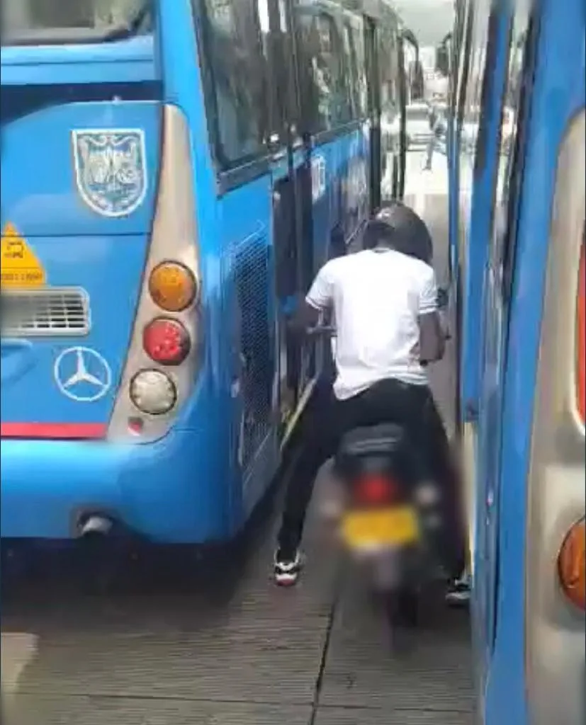 carril exclusivo del MIO en Cali