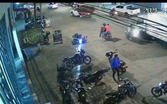 los sacaron a tiros a los ladrones en Cali