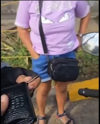 Malestar por agente de Tránsito que "interrogó y cuestionó" a motociclista por plataforma de Movilidad, en Cali