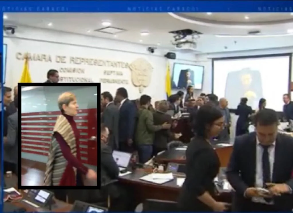 El 'silencio' frente a la 'visita' de Veronica Alcocer al Congreso cuando discutían la reforma a la salud