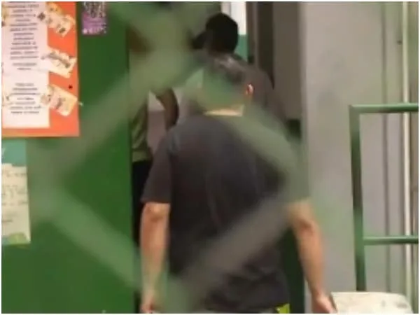 «Se le acercó a su profesor sin previo aviso y lo agredió con un arma blanca»: estudiante en Medellín