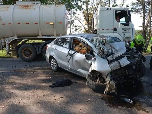 Al momento de llegar la Policía de Carreteras, ya no se encontraba nadie dentro del carro, por lo que se presume que el conductor se dio a la fuga, producto del gran cargamento de marihuana que transportaba.