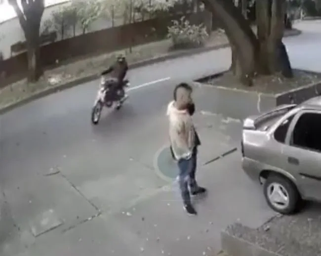 No era vídeo actuado; sí cascó a un ladrón que tenía "azotado" un barrio en Medellín