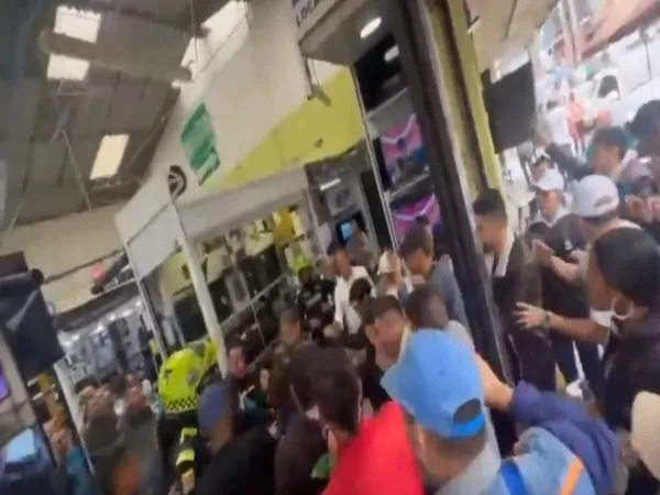 Desarmaron a delincuente y lo golpearon hasta morir, en San Andresito en Bogotá