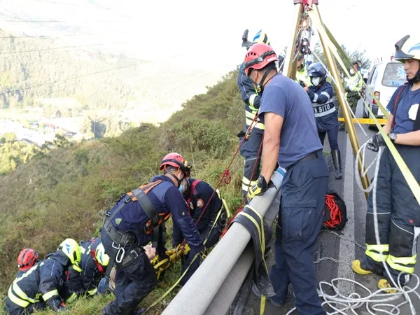Accidente en vía Pasto- Chachagüí: motociclista perdió el control y se fue al abismo
