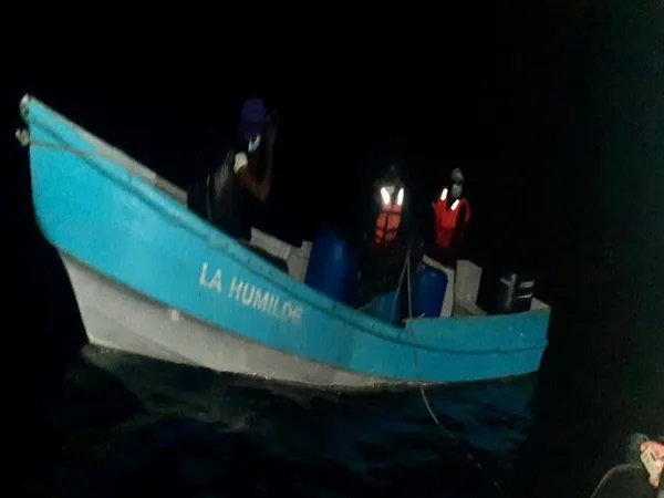 Se salvaron de morir: tripulantes llevaban 15 días a la deriva en aguas del Pacífico