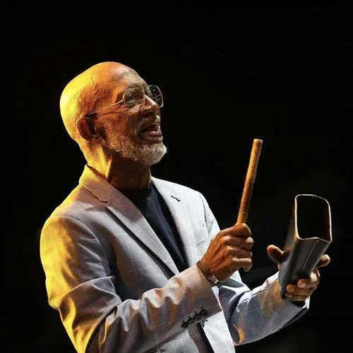 Roberto Roena
