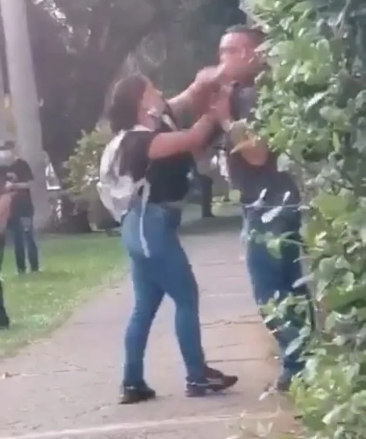 hombre golpeado en la calle en Cali infidelidad