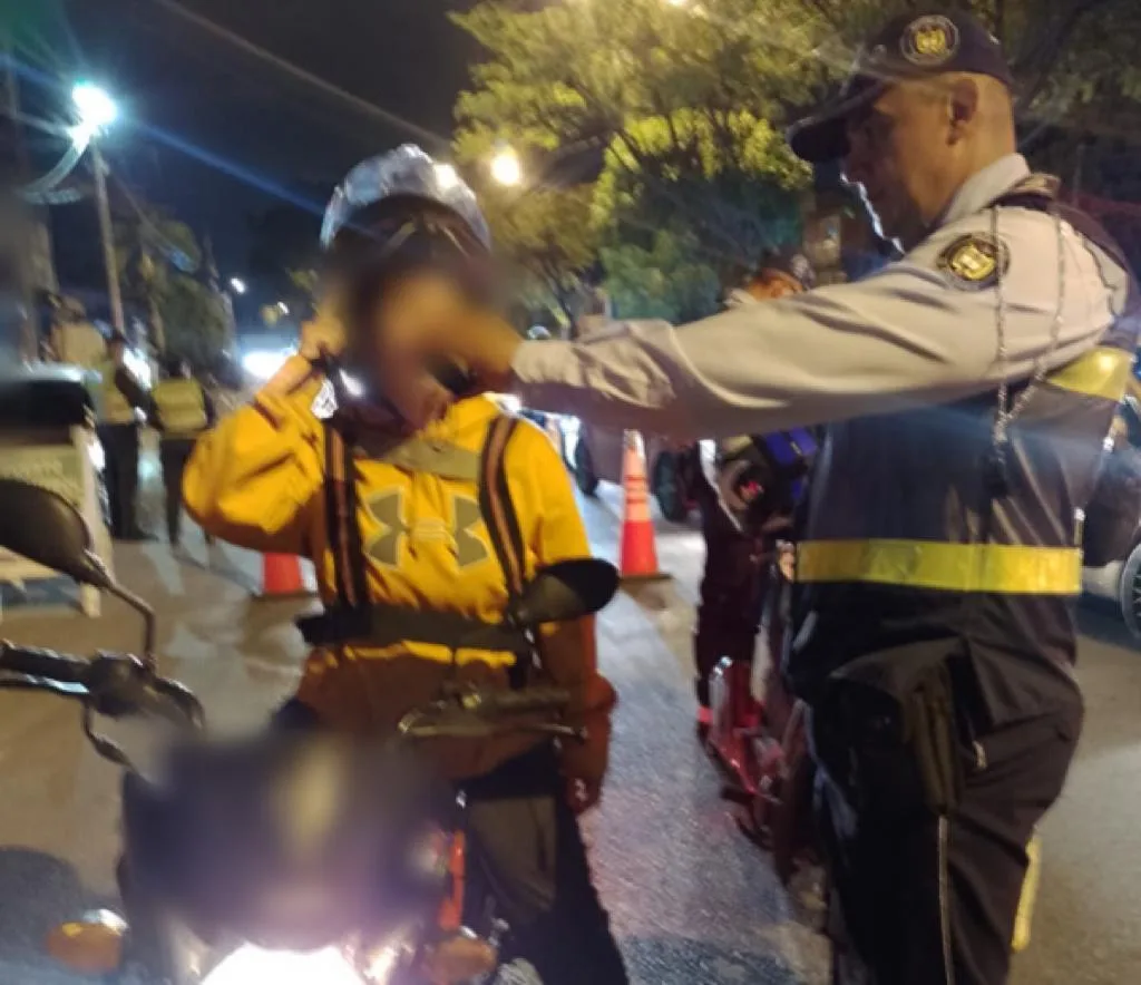 Más de 200 pruebas de alcoholemia a conductores en Cali: Plan Neón para que no haya desórdenes