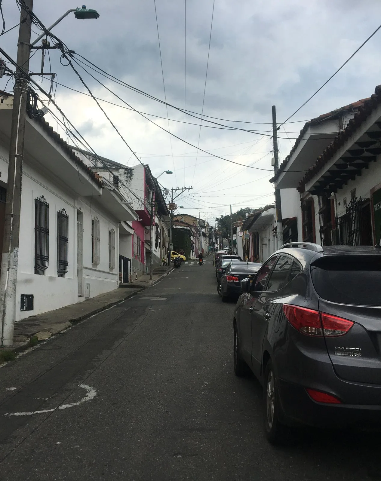 F. Calles de San Antonio un domingo a la 1 pm.