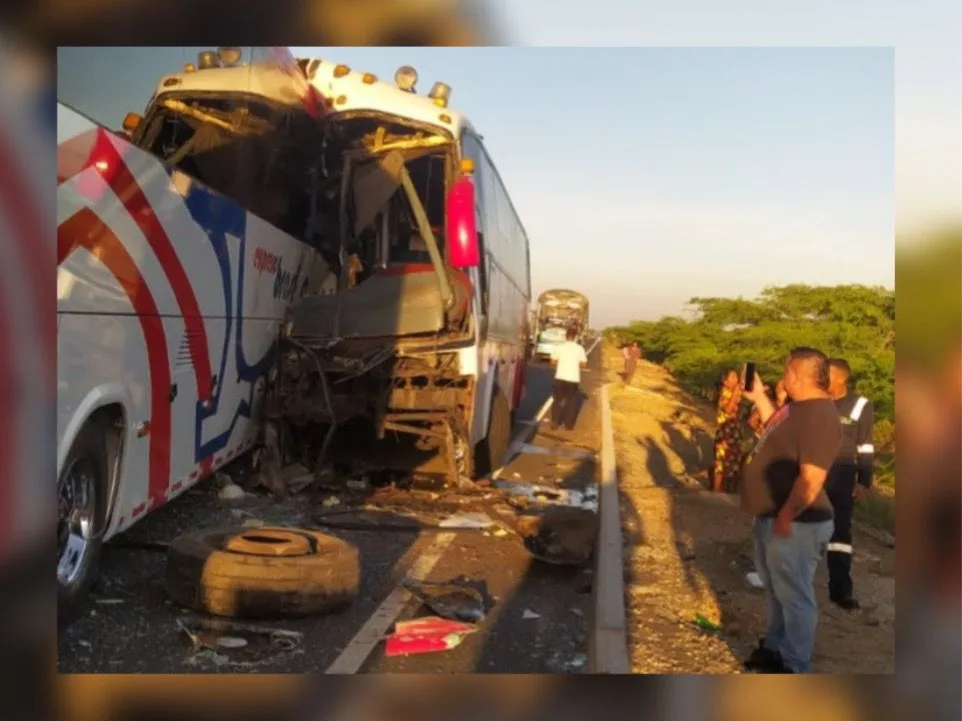 dos buses Maicao chocaron de frente