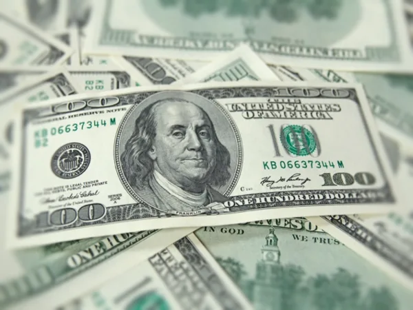 Un dólar ya casi vale $5000 en Colombia: hay preocupación por impacto a la economía