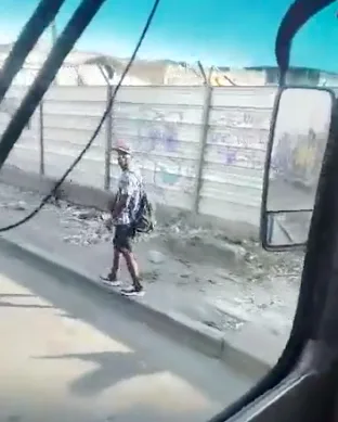 Una persona al parecer habitante de calle, ataca a bus del MIO, "no lo dejaron colar en la estación"