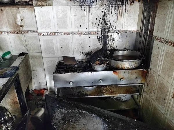 Fuga de gas desató incendio en una cafetería de la Plaza de Mercado Potrerillo