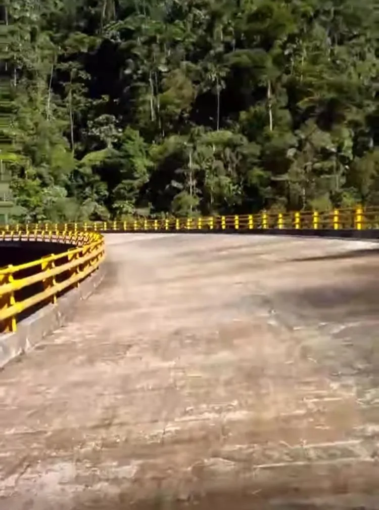 puente Putumayo elefante blanco