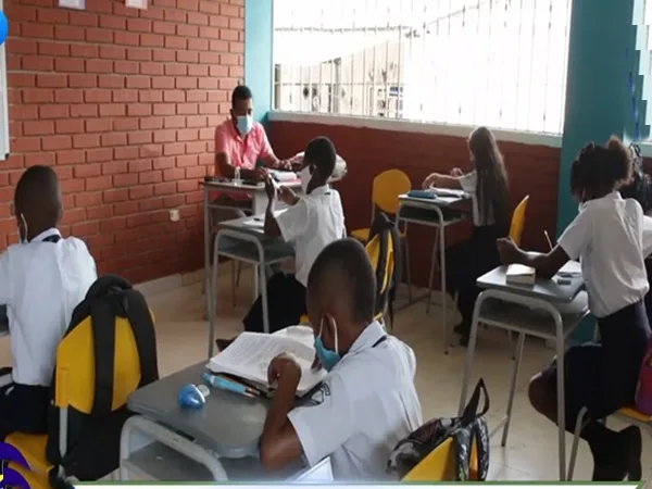 Estudiantes en Tumaco volverán este lunes a clases presenciales tras revocar medida de Simana