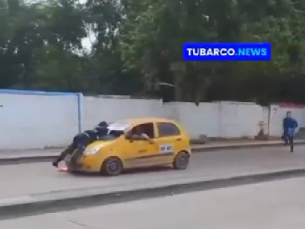 Taxista y agente de tránsito.