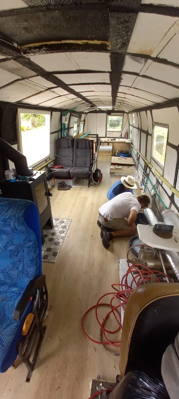 bus y casa rodante Casa Gadabout fue quemada la madrugada de este jueves en Cali,