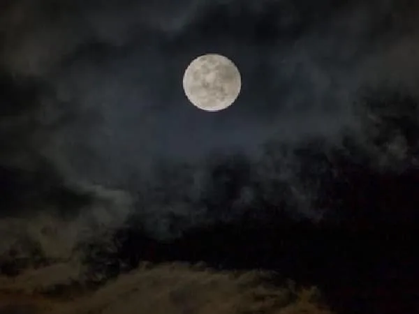 Luna llena o Luna de ciervo este jueves.