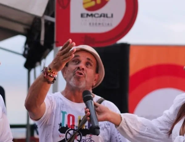 Recordar historias como la de Los Diablitos, caminar las calles de Siloé y saber que en ese territorio hay historia de sobre, es uno de los propósitos que tienen en Tour de la Memoria para transmitir a propios y visitantes el valor que ha venido teniendo 
