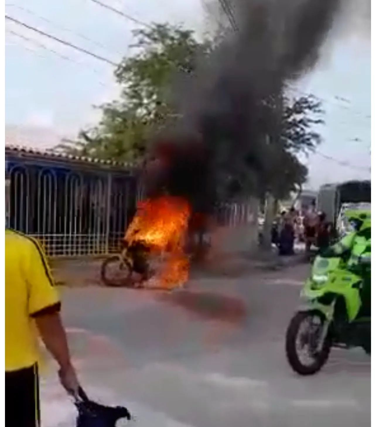 licencia quemó la moto en Barranquilla