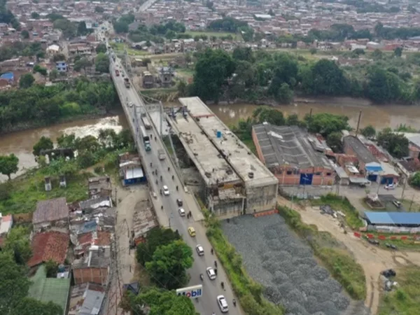 “Puente de Juanchito es prioritario”, ya llegó más material para avanzar con la macroestructura