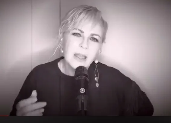 Una disculpa millonaria con la cantante Carolina Sabino: Fiscalía tendrá que pagarle más de 400 millones de pesos