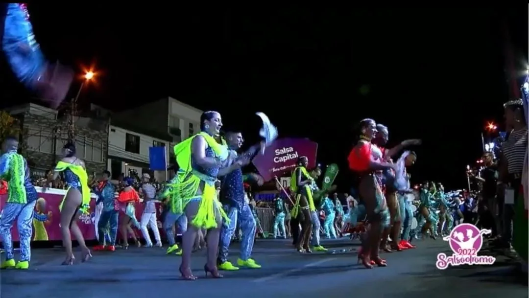 De iniciar bailando Folclor a bailar Salsa: Senfol, la escuela de baile que nació hizo derroche de su talento en Salsódromo