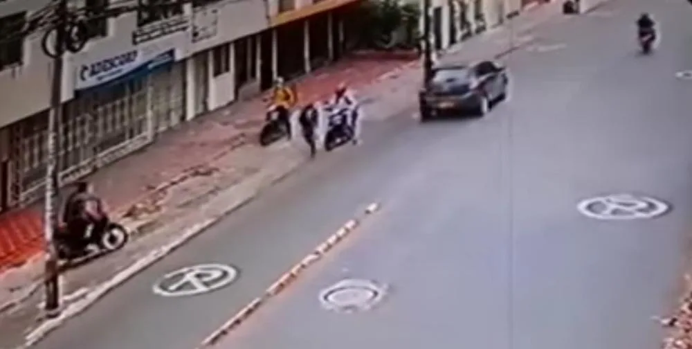 ladrones en moto Cali