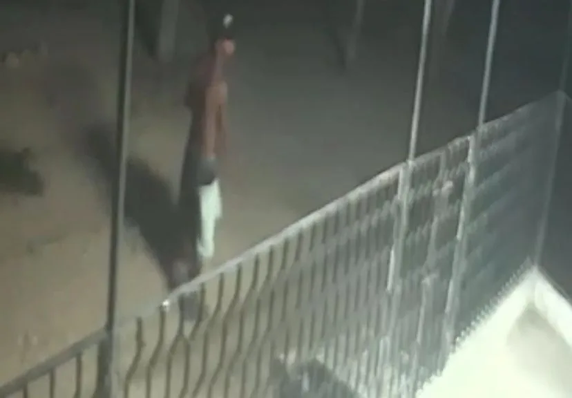 Si no hay más hasta la reja se la roba: barrios en Barranquilla en alerta por ladrón de las madrugadas