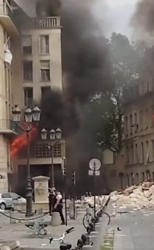 Explosión por acumulación de gas en un edificio en París, provocó que se derumbara