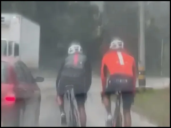 Ni Egan Bernal se salva de los imprudentes en la vía, casi lo atropellan en Cundinamarca